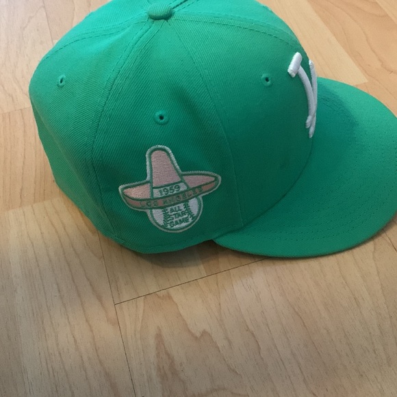 COPY - Dodgers green hate pink underside brim - Picture 2 of 6